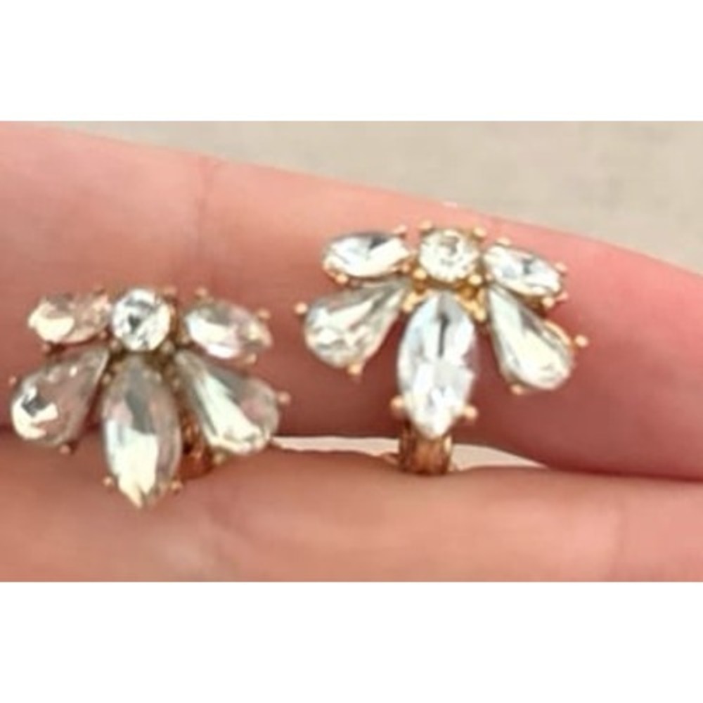 Cluster Studs clear crystals fanned, floral silhouette rose gold backing clip-on - Picture 3 of 4